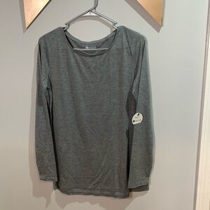 Stylus long sleeve gray essential tee, size medium